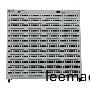 192位(wei)斜麵電(dian)源(yuan)老化(hua)架(jia)